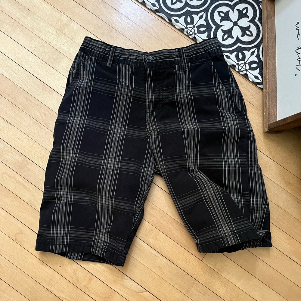 Youth Quik Silver Black/white/grey plaid short, in good condition, see note!